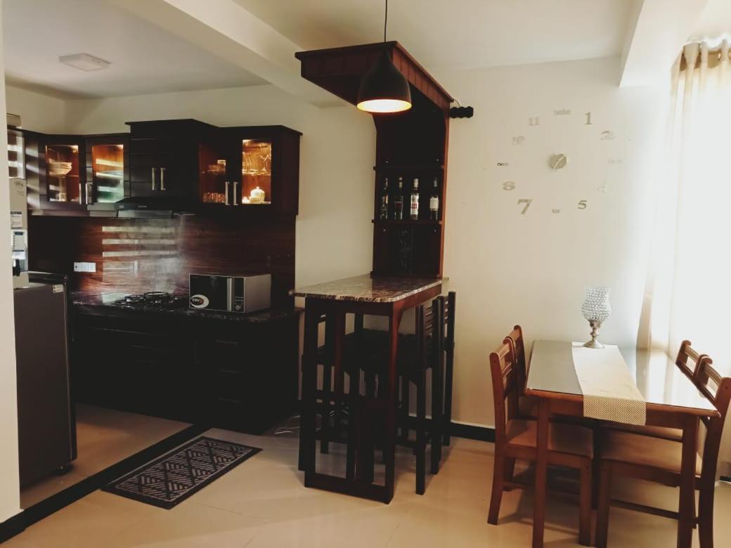 Tea Breeze Luxury Residence Нувара-Елія Екстер'єр фото